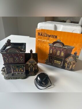 Halloween 'Critter's Pets & Pelts' Lighted Village Building - Orange
